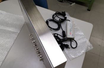 IP65防水ACアダプター